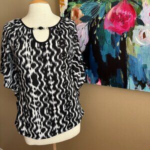 Notations Black/White Beaded Neck Batwing Short Sleeves Size Petite Medium